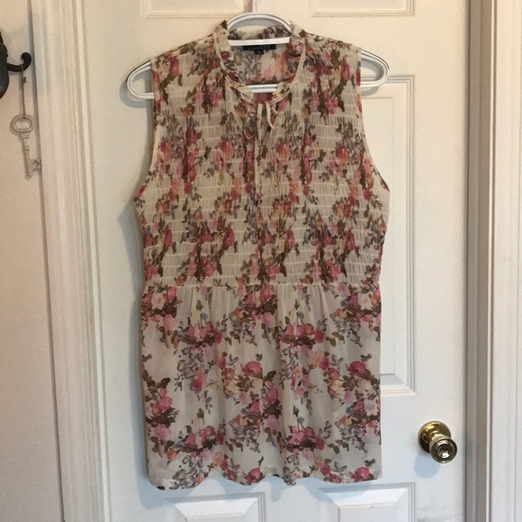 Suzanne Betro Tops - Suzanne Betro 2x shirt